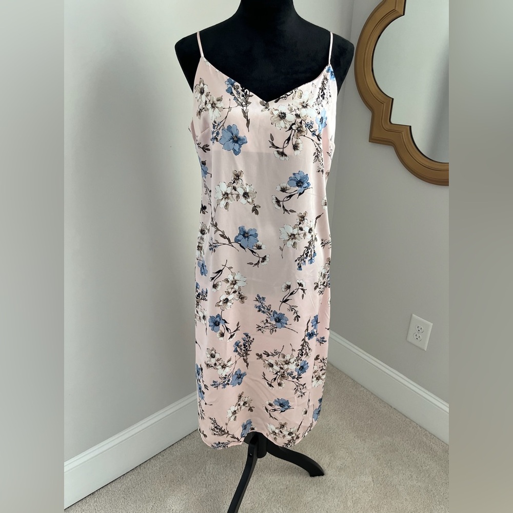 Emma & Michele V-Neck Bias Print Shift Dress